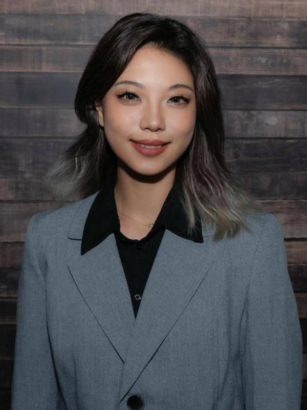 Portrait of Jiayi Li 